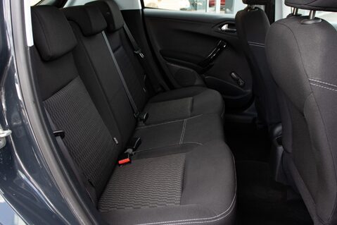Peugeot 208 ACTIVE 32