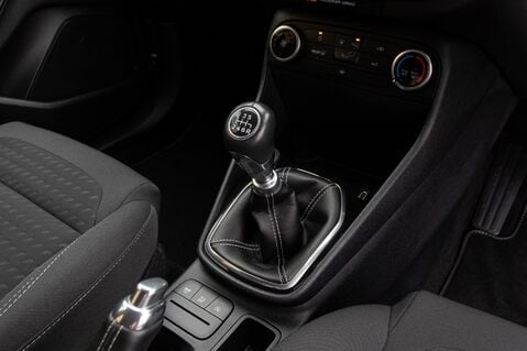 Ford Fiesta TITANIUM 32