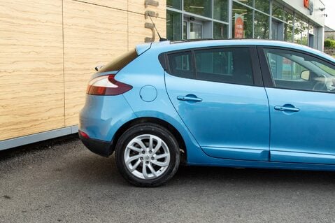 Renault Megane LIMITED VVT 7