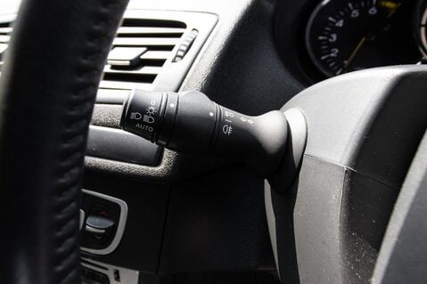 Renault Megane LIMITED VVT 17