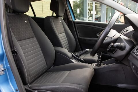 Renault Megane LIMITED VVT 29