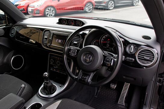 Volkswagen Beetle R LINE TDI BLUEMOTION TECHNOLOGY