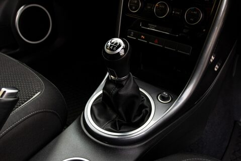 Volkswagen Beetle R LINE TDI BLUEMOTION TECHNOLOGY 31