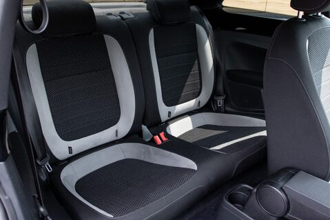 Volkswagen Beetle R LINE TDI BLUEMOTION TECHNOLOGY 36