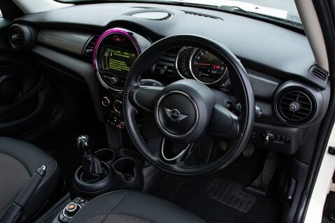 Mini Hatch COOPER 4
