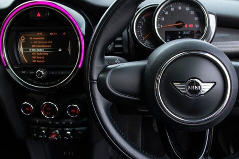 Mini Hatch COOPER 19