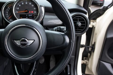 Mini Hatch COOPER 20