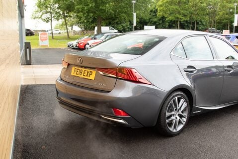 Lexus Is 300H EXECUTIVE EDITION 8