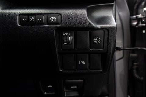 Lexus Is 300H EXECUTIVE EDITION 17