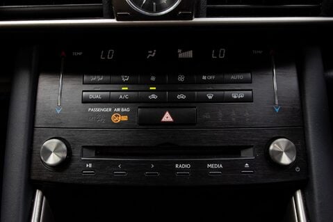 Lexus Is 300H EXECUTIVE EDITION 38