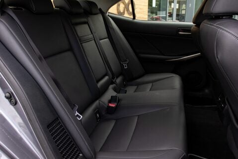 Lexus Is 300H EXECUTIVE EDITION 40