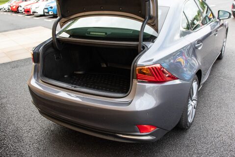 Lexus Is 300H EXECUTIVE EDITION 41