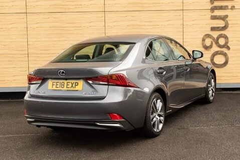 Lexus Is 300H EXECUTIVE EDITION 2