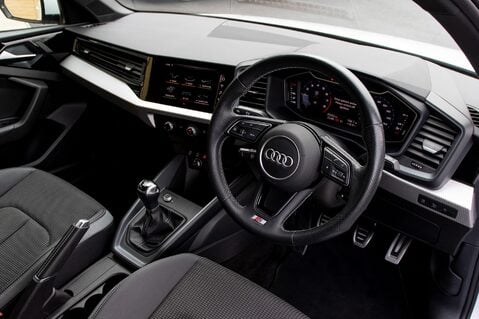 Audi A1 SPORTBACK TFSI S LINE 4