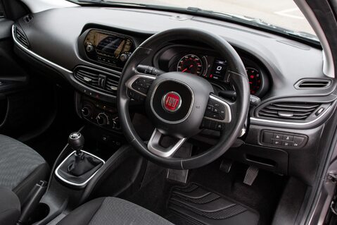 Fiat Tipo EASY 4