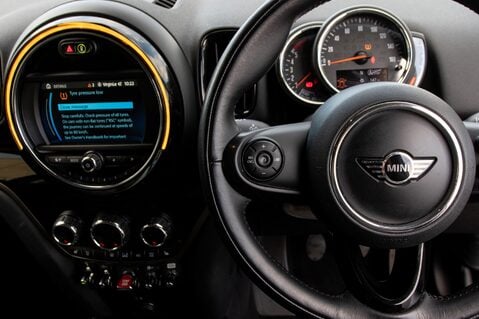 Mini Countryman COOPER D 19