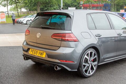 Volkswagen Golf GTI PERFORMANCE TSI DSG 8