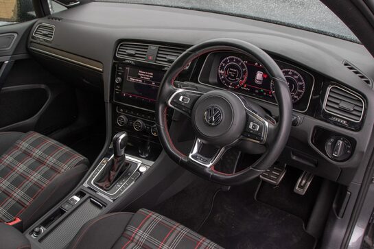 Volkswagen Golf GTI PERFORMANCE TSI DSG