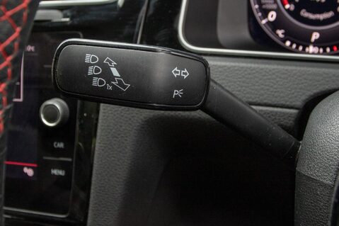 Volkswagen Golf GTI PERFORMANCE TSI DSG 17