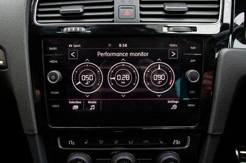 Volkswagen Golf GTI PERFORMANCE TSI DSG 25