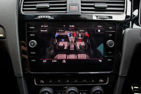 Volkswagen Golf GTI PERFORMANCE TSI DSG 34
