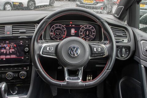 Volkswagen Golf GTI PERFORMANCE TSI DSG 36