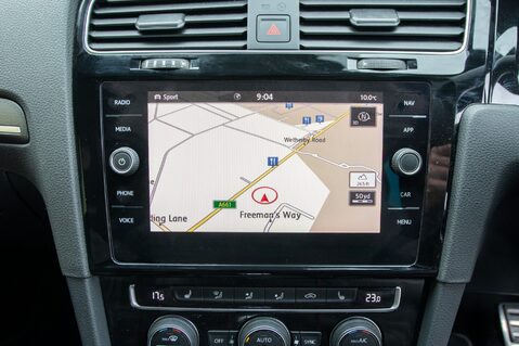 Volkswagen Golf GTI PERFORMANCE TSI DSG 31