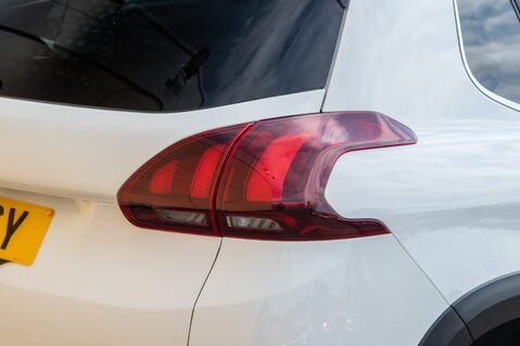 Peugeot 2008 S/S ALLURE 9