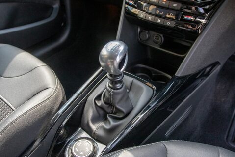 Peugeot 2008 S/S ALLURE 32