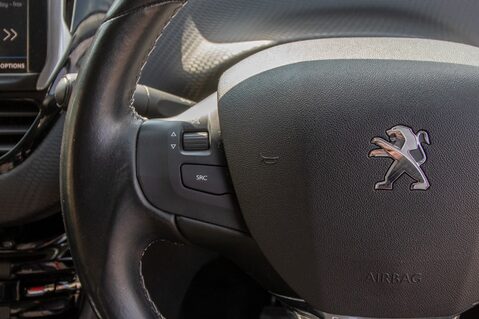 Peugeot 2008 S/S ALLURE 19