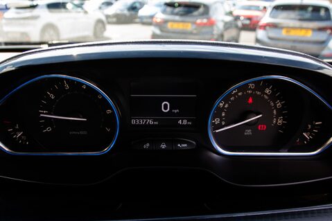 Peugeot 2008 S/S ALLURE 15