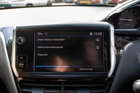 Peugeot 2008 S/S ALLURE 27