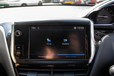 Peugeot 2008 S/S ALLURE 28
