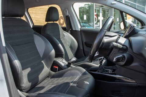 Peugeot 2008 S/S ALLURE 31