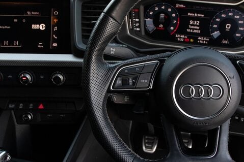 Audi A1 SPORTBACK TFSI S LINE BLACK EDITION 19