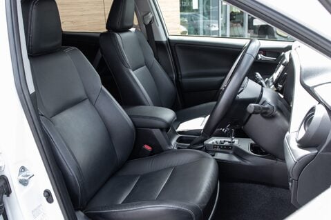 Toyota Rav 4 VVT-I EXCEL AWD TSS 29