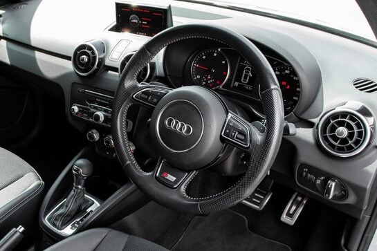 Audi A1 SPORTBACK TDI S LINE