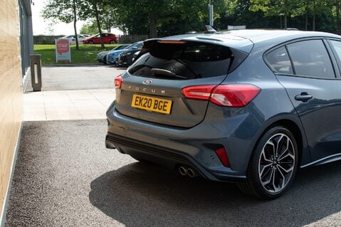 Ford Focus ST-LINE X 8