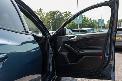 Ford Focus ST-LINE X 14