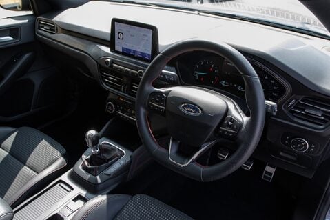 Ford Focus ST-LINE X 4