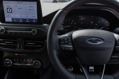 Ford Focus ST-LINE X 19