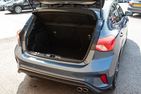Ford Focus ST-LINE X 38
