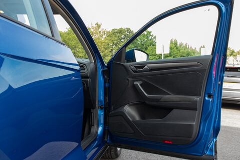 Volkswagen T-Roc SE TSI EVO DSG 14