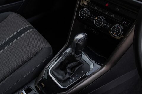 Volkswagen T-Roc SE TSI EVO DSG 32