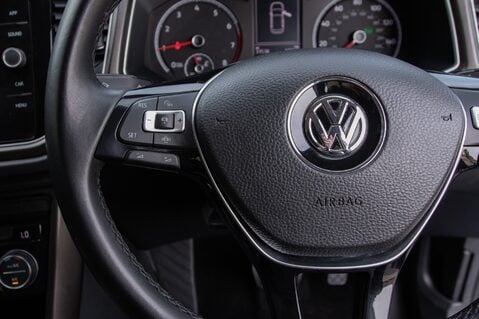 Volkswagen T-Roc SE TSI EVO DSG 19