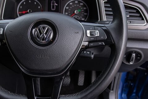 Volkswagen T-Roc SE TSI EVO DSG 20