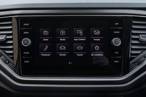 Volkswagen T-Roc SE TSI EVO DSG 28
