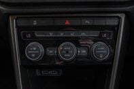 Volkswagen T-Roc SE TSI EVO DSG 33