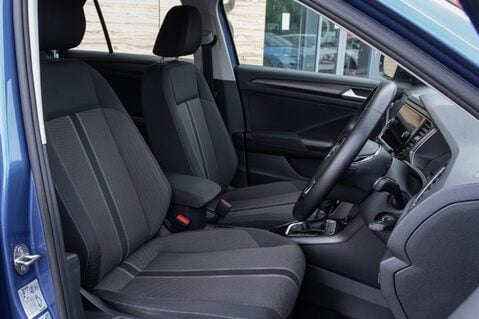 Volkswagen T-Roc SE TSI EVO DSG 31