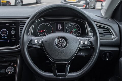 Volkswagen T-Roc SE TSI EVO DSG 21